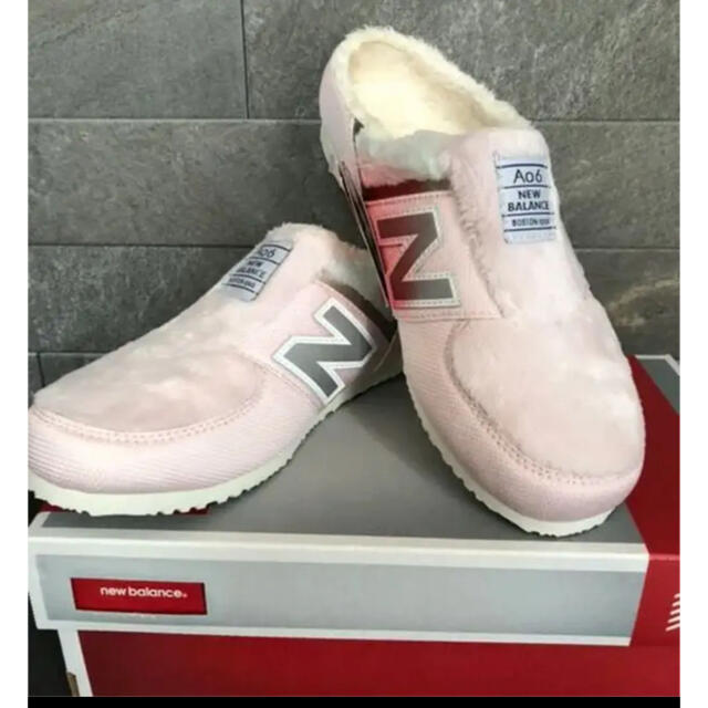 New Balance(ニューバランス)のレア　希少　新品未使用タグ付き　ニューバランスルームシューズ　スリッポン レディースの靴/シューズ(スニーカー)の商品写真