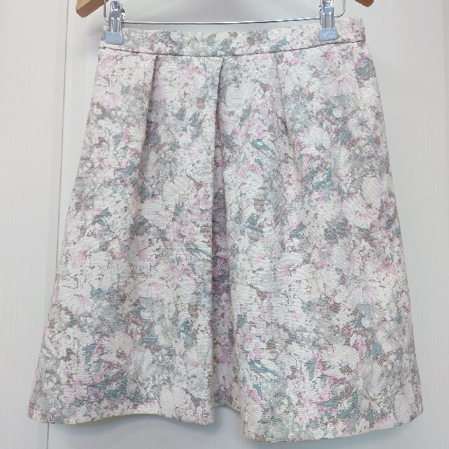 L'EST ROSE(レストローズ)の値下げ！L'est Rose ピンク花柄🌸スカート レディースのスカート(ひざ丈スカート)の商品写真