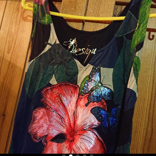 DESIGUAL(デシグアル)のデシグアル トップス、ラブレス トップス、ポール・スミス、vivien tam レディースのトップス(Tシャツ(半袖/袖なし))の商品写真