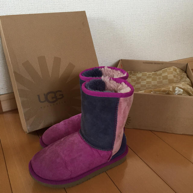 UGG(アグ)のUGGキッズ19センチ キッズ/ベビー/マタニティのキッズ靴/シューズ(15cm~)(ブーツ)の商品写真