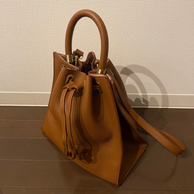 ZARA(ザラ)のZARAキャメル　バッグ レディースのバッグ(ショルダーバッグ)の商品写真
