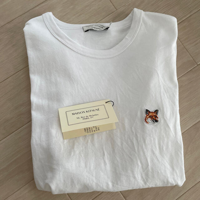 MAISON KITSUNE'(メゾンキツネ)のメゾンキツネ　tシャツ　sサイズ レディースのトップス(Tシャツ(半袖/袖なし))の商品写真