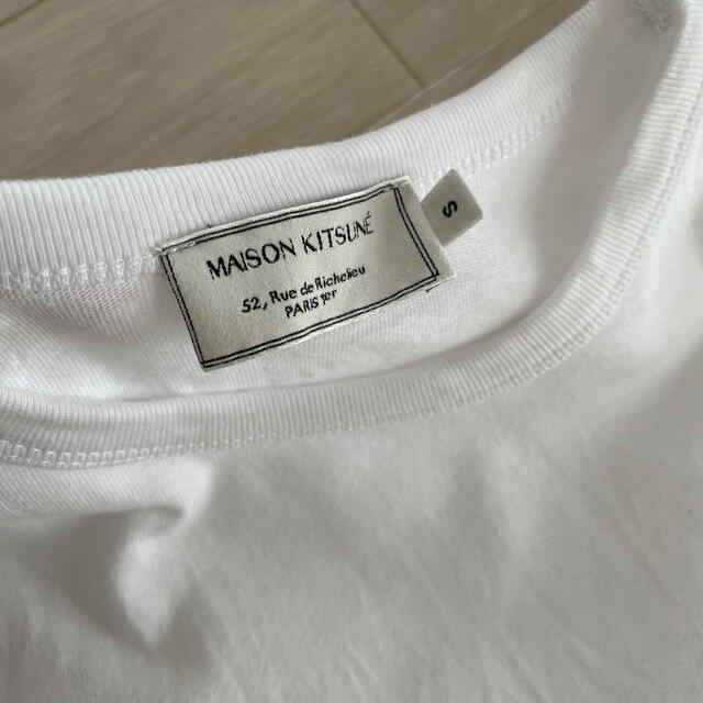 MAISON KITSUNE'(メゾンキツネ)のメゾンキツネ　tシャツ　sサイズ レディースのトップス(Tシャツ(半袖/袖なし))の商品写真