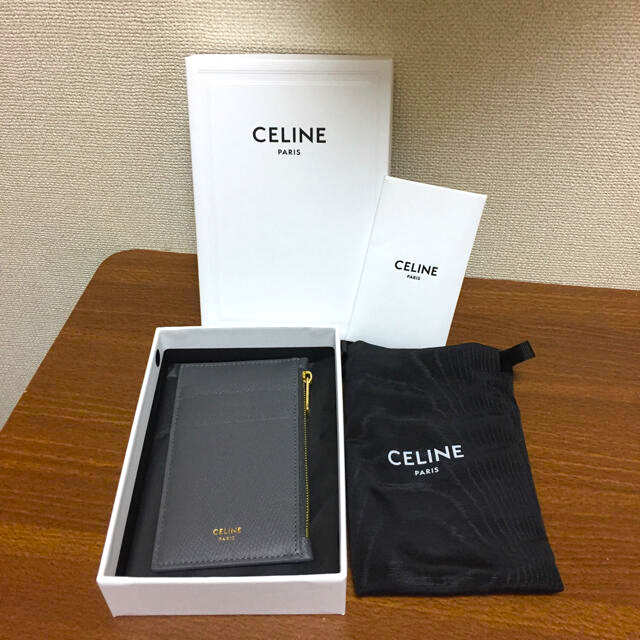 CELINE 人気色　コンパクト ジップド　カードホルダー　ペブル