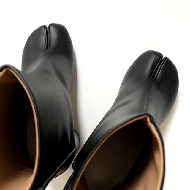 Maison Martin Margiela(マルタンマルジェラ)の新品/37 メゾン マルジェラ TABI タビ 足袋ブーツ ブラック レディースの靴/シューズ(ブーツ)の商品写真