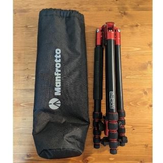 マンフロット(Manfrotto)のmanfrotto 5段階トラベル三脚　ボール雲台　カラーレッド(その他)