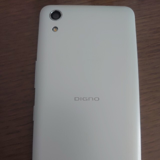 京セラ(キョウセラ)の京セラ スマートフォン DIGNO  スマホ/家電/カメラのスマートフォン/携帯電話(スマートフォン本体)の商品写真