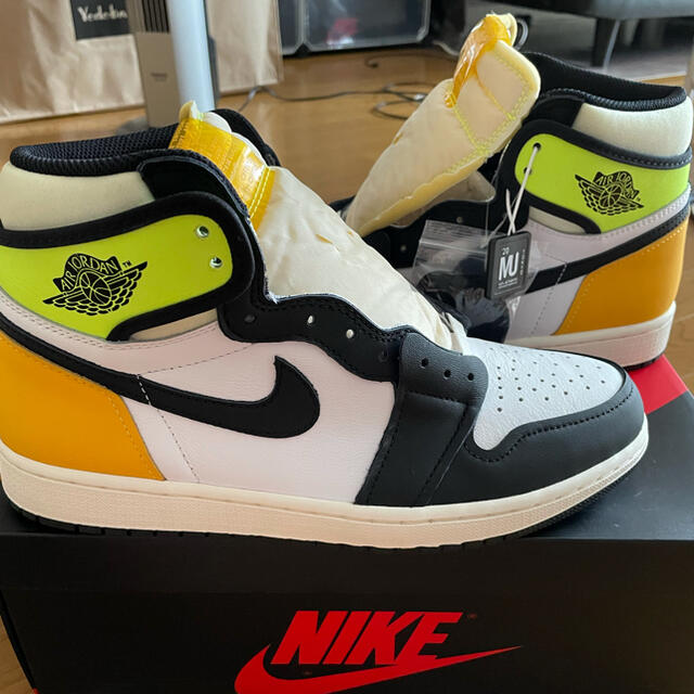 NIKE AIR JORDAN 1 エアジョーダン1 ボルトゴールド