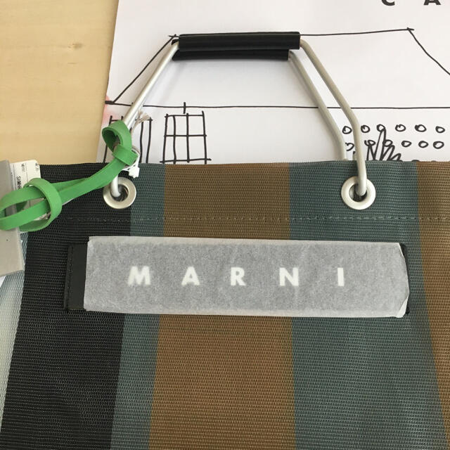 Marni(マルニ)の新品マルニフラワーカフェストライプバッグソフトベージュ レディースのバッグ(トートバッグ)の商品写真