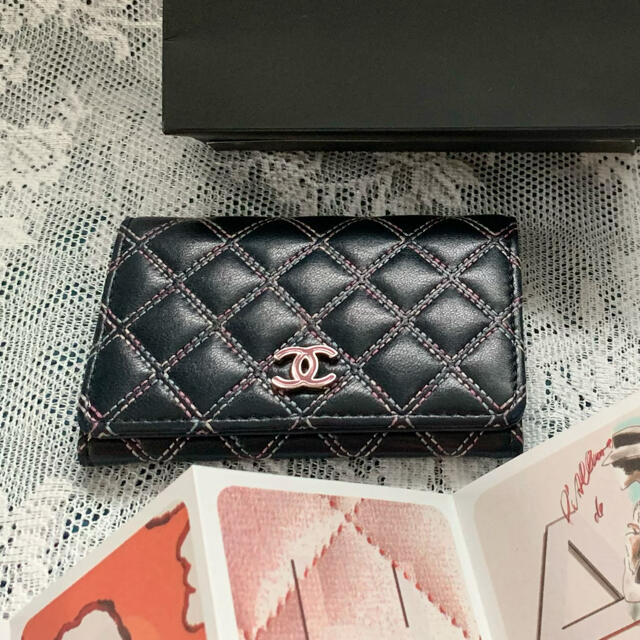 CHANELマトラッセ ダークネイビー×マルチ ダブルステッチ名刺入れ