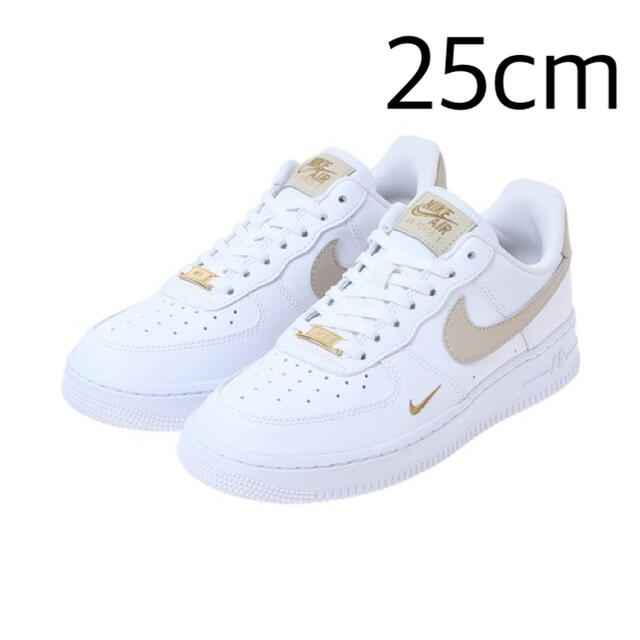 NIKE(ナイキ)のWMNS AIRFORCE 1 '07 ESS エアフォース エッセンシャル レディースの靴/シューズ(スニーカー)の商品写真