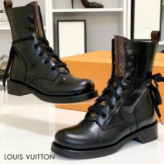 ルイヴィトン(LOUIS VUITTON)の2927 ヴィトン メトロポリスライン モノグラム レザー アンクルブーツ 黒(ブーツ)