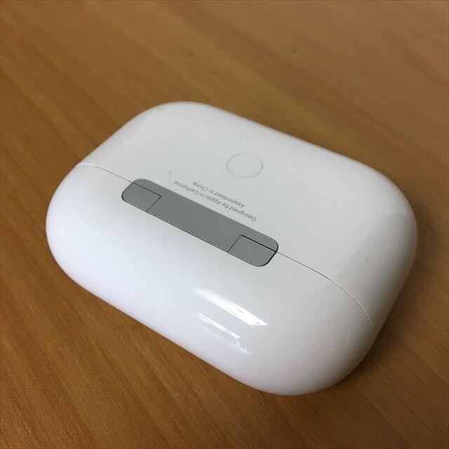 2）Apple純正 AirPods Pro用 ワイヤレス充電ケース A2190