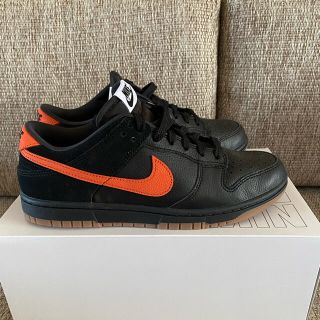 ナイキ(NIKE)のNike dunk low 365 by you 黒×オレンジ26.5cm(スニーカー)