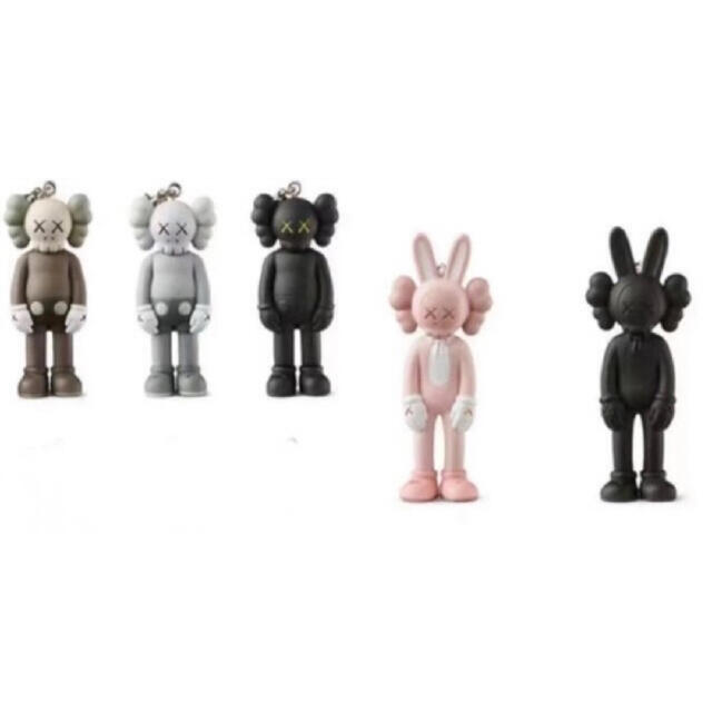 KAWS TOKYO FIRST キーホルダー 5個セットファッション小物