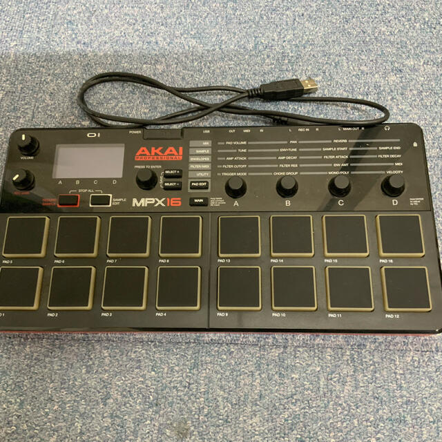 AKAI サンプラー　MPX16 USED