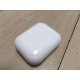 Apple純正 第1世代 AirPods用 充電イヤホンケースのみ (ヘッドフォン/イヤフォン)