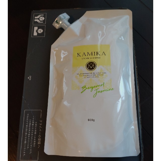 【KAMIKA】 クリームシャンプー(ベルガモット・ジャスミンの香り)600g