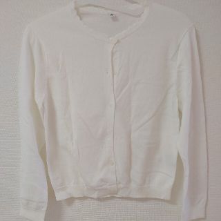 ユニクロ(UNIQLO)のカーディガン　白　ユニクロ(カーディガン)