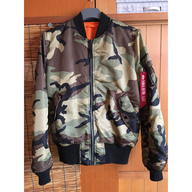 ALPHA INDUSTRIES MA-1(カモフラ)avirex