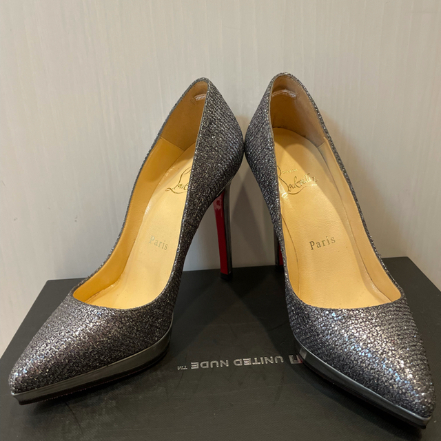 Christian Louboutin(クリスチャンルブタン)のChristian Louboutin パンプス レディースの靴/シューズ(ハイヒール/パンプス)の商品写真