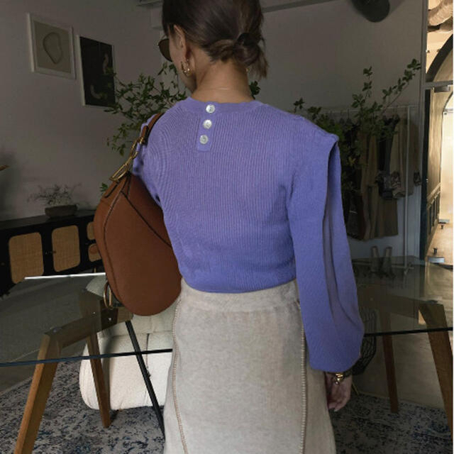 Ameri VINTAGE(アメリヴィンテージ)のAMERI* SHOULDER TUCK SHEER KNIT レディースのトップス(ニット/セーター)の商品写真