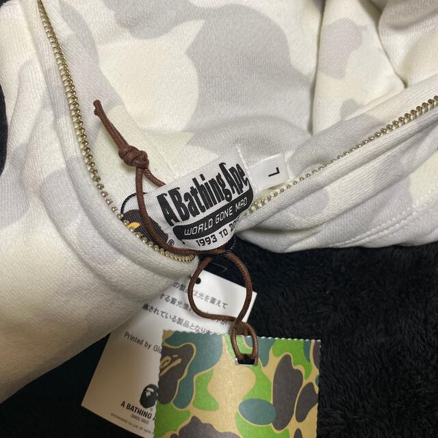 A BATHING APE(アベイシングエイプ)のBape city camo shark full zip メンズのトップス(パーカー)の商品写真