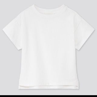 ユニクロ(UNIQLO)の白トップス　Tシャツ　ユニクロ　ショート丈(Tシャツ(半袖/袖なし))