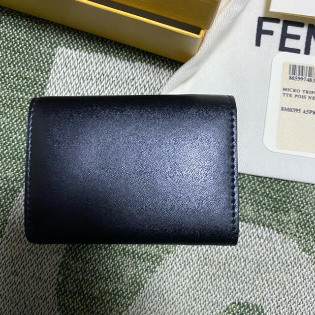 fendi スタッズ 三つ折り財布 8M0395 2