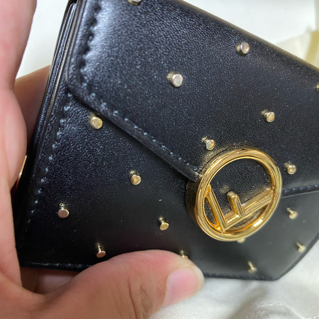 fendi スタッズ 三つ折り財布 8M0395 5