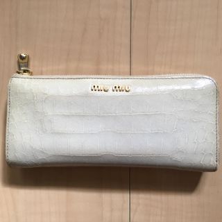 ミュウミュウ(miumiu)のMIU MIU長財布(財布)