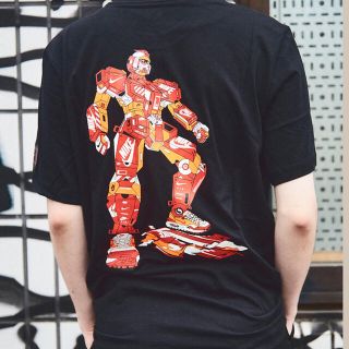 ナイキ(NIKE)のNIKE Tシャツ　ガンダム(Tシャツ/カットソー(半袖/袖なし))