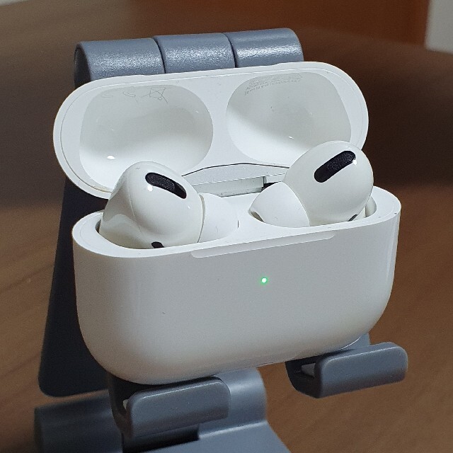 Apple(アップル)のAirpods Pro  スマホ/家電/カメラのオーディオ機器(ヘッドフォン/イヤフォン)の商品写真