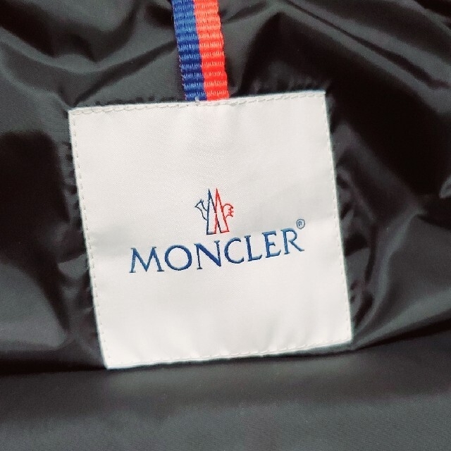 MONCLER(モンクレール)のmoncler tetra black レディースのジャケット/アウター(ダウンジャケット)の商品写真