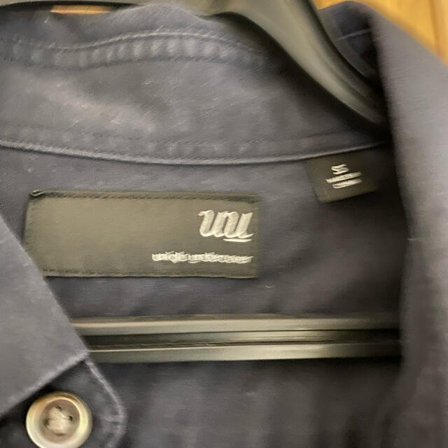 UNIQLO(ユニクロ)のUNIQLO ユニクロ×undercover 長袖 シャツ ブラック S メンズのトップス(シャツ)の商品写真