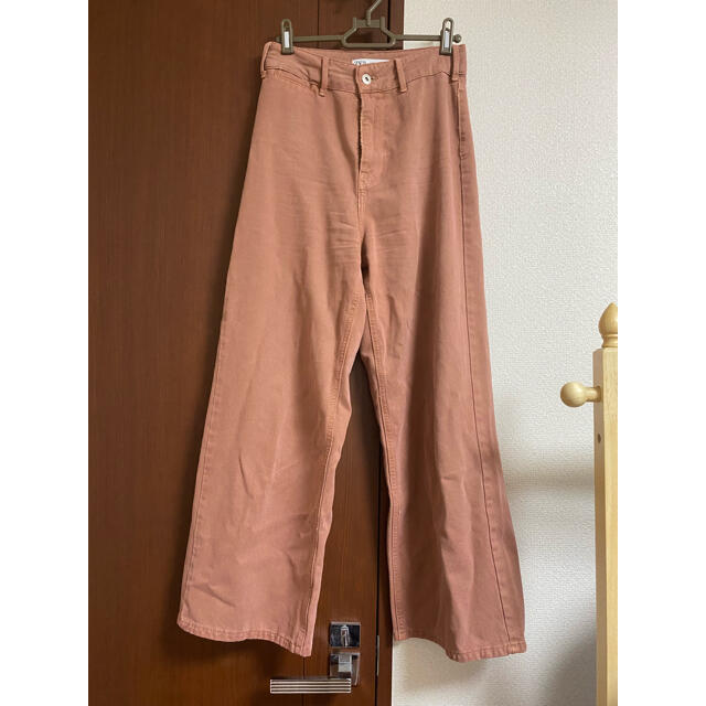 ZARA(ザラ)のクロップド丈ワイドレングス　36 マルサラ レディースのパンツ(クロップドパンツ)の商品写真