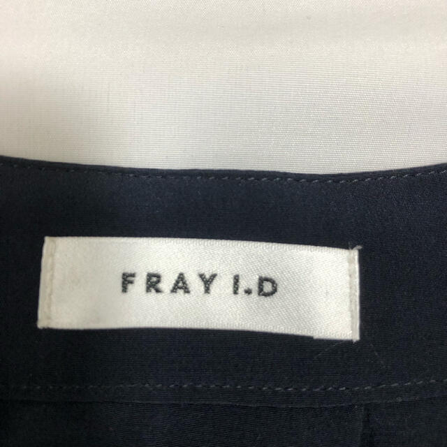 FRAY I.D(フレイアイディー)のFRAY I.D/フレイアイディー/ブラウス/Ｖ/フリー/ネイビー レディースのトップス(シャツ/ブラウス(長袖/七分))の商品写真