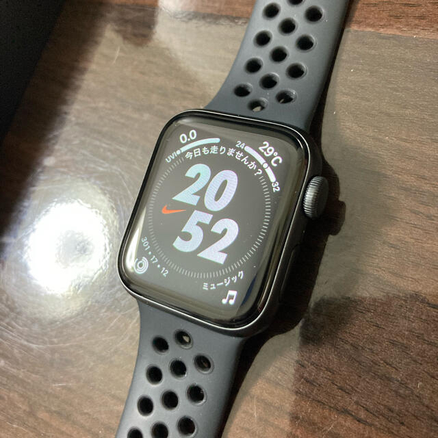 Apple Watch Nike SE (GPSモデル) - 40mm