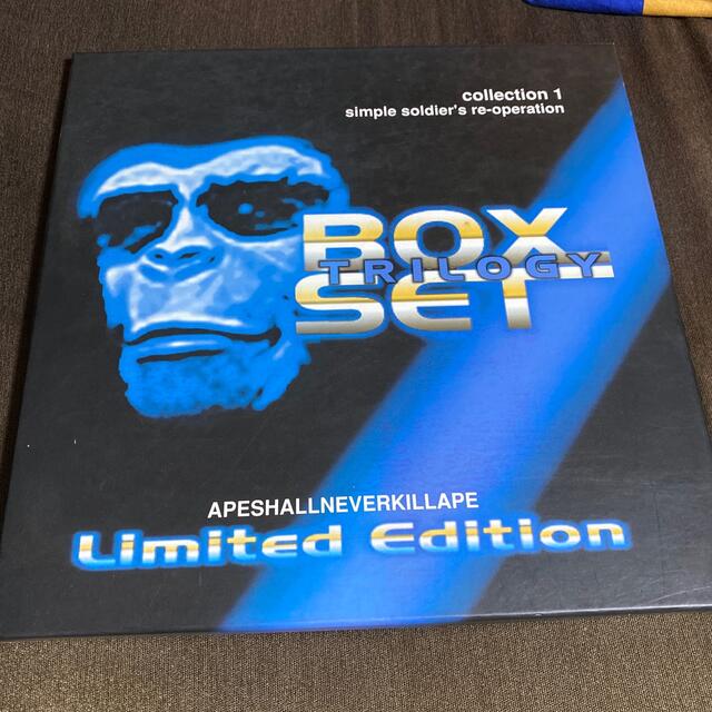 A BATHING APE(アベイシングエイプ)のUNKLE 3枚組　レコードBOX エンタメ/ホビーのエンタメ その他(その他)の商品写真