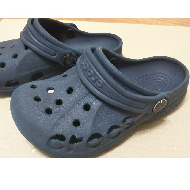 crocs(クロックス)のクロックス crocs 17.5cm ＋おまけスヌーピーサンダル キッズ/ベビー/マタニティのキッズ靴/シューズ(15cm~)(サンダル)の商品写真