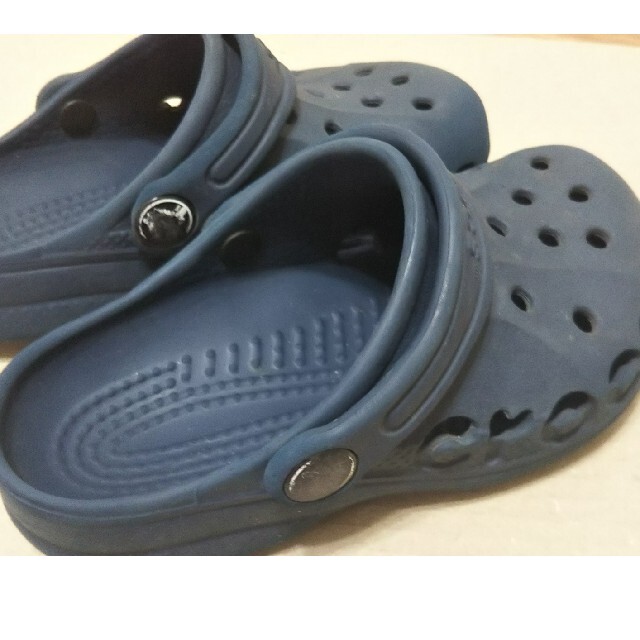 crocs(クロックス)のクロックス crocs 17.5cm ＋おまけスヌーピーサンダル キッズ/ベビー/マタニティのキッズ靴/シューズ(15cm~)(サンダル)の商品写真