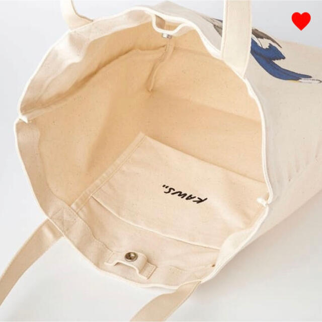 UNIQLO(ユニクロ)のユニクロ カウズ トートバッグ 新品未使用 メンズのバッグ(トートバッグ)の商品写真