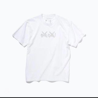 メディコムトイ(MEDICOM TOY)のsacai KAWS TOKYO FIRST 会場限定 Tシャツ カウズ サカイ(Tシャツ/カットソー(半袖/袖なし))