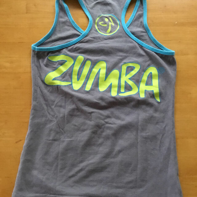 Zumba(ズンバ)のZUMBA タンクトップ Ｓサイズ(グレー) スポーツ/アウトドアのスポーツ/アウトドア その他(ダンス/バレエ)の商品写真
