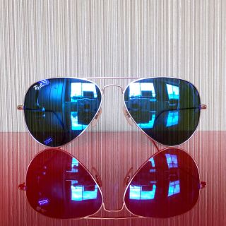 レイバン(Ray-Ban)の最終セール 新品Ray-BanレイバンAviatorサングラスゴールド(サングラス/メガネ)