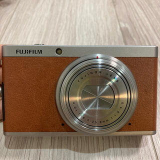 フジフイルム(富士フイルム)の富士フイルム　XF1  デジタルカメラ(コンパクトデジタルカメラ)