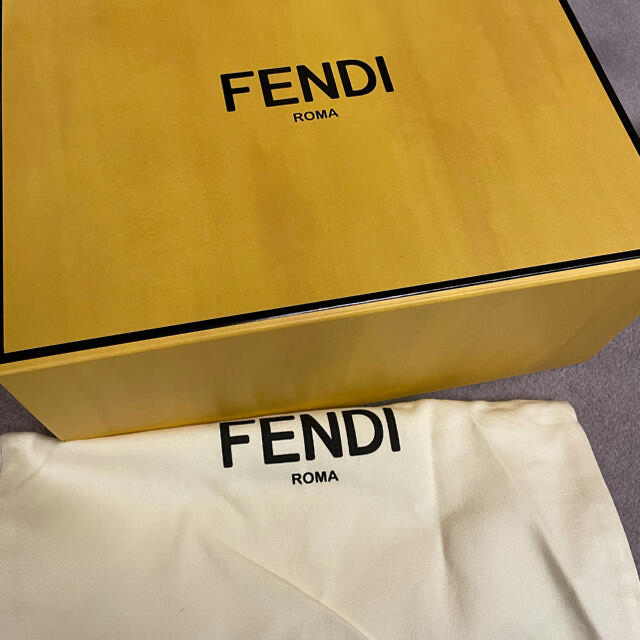 FENDI(フェンディ)のフェンディ　バケットバック レディースのバッグ(ショルダーバッグ)の商品写真