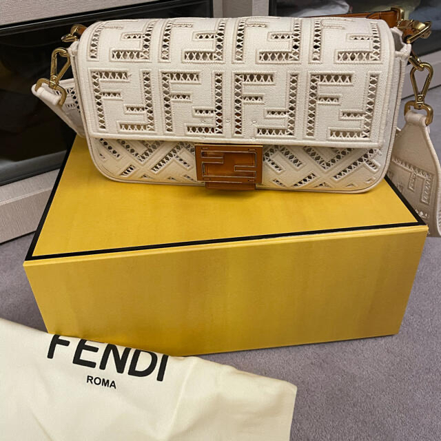 FENDI(フェンディ)のフェンディ　バケットバック レディースのバッグ(ショルダーバッグ)の商品写真