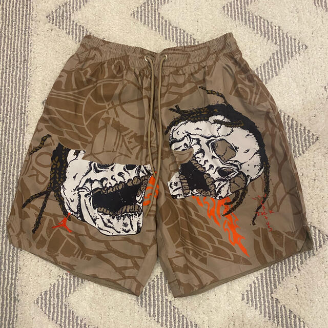 ジョーダン x トラヴィス スコット ショートパンツ 人気定番の 10710円