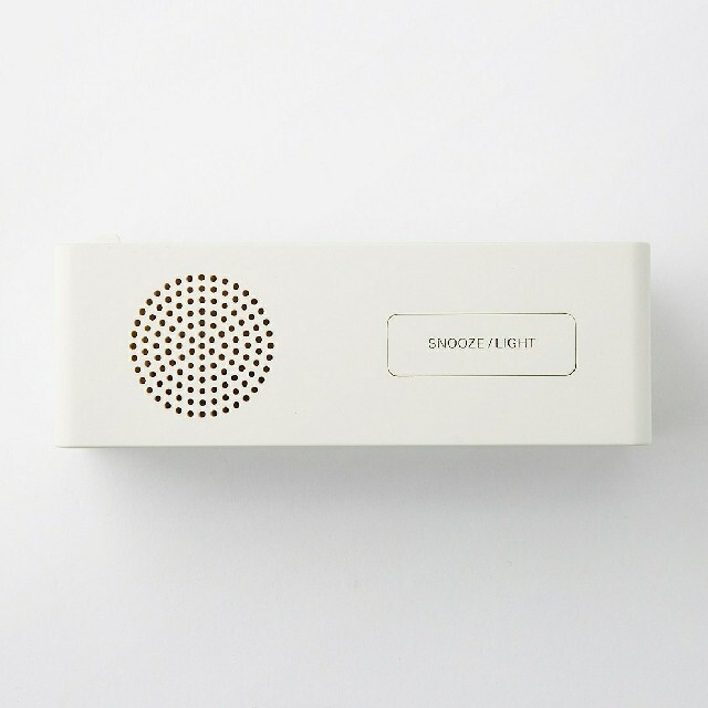 MUJI (無印良品)(ムジルシリョウヒン)の《新品》  無印良品 デジタル電波時計(大音量アラーム機能つき)／ホワイト インテリア/住まい/日用品のインテリア小物(置時計)の商品写真